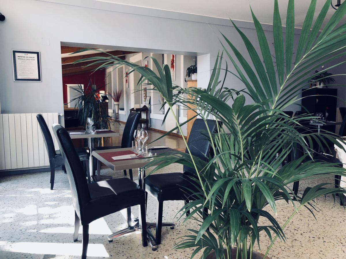 Le Clos Des Acacias Signes Eksteriør bilde